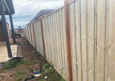 lap and cap timber fencing Werribee & Western suburbs of Melbourne