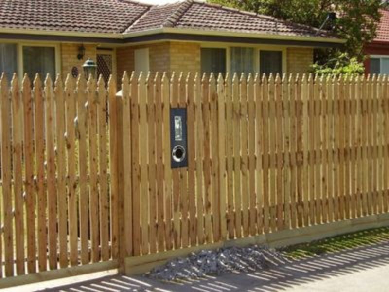 timber fence installation for werribee home